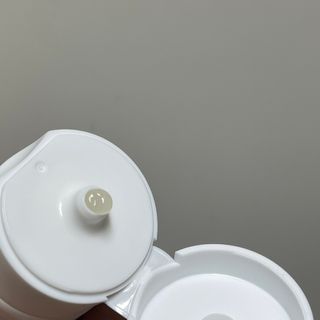 냉장고에 넣어요, 붉은 트러블 피부 다음날 진정되요 [버진팜스 푸딩수딩아토] — 5점을 준 리뷰어가 2021년 10월 올린 사용 사진