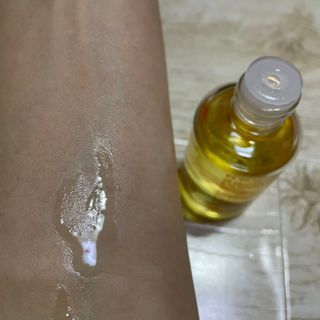 바이오오일 [바이오-오일] 스킨케어 오일 내추럴 60ml — 5점을 준 리뷰어가 2021년 11월 올린 사용 사진
