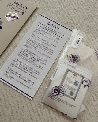 아클리브 Eco 항균 항바이러스 액정 보호필름(iPhone) — 4점을 준 리뷰어가 2022년 7월 올린 사용 사진