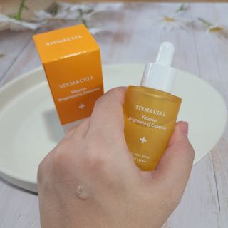 체르엠 스템앤셀 비타민 브라이트닝 에센스 30ml 1개 — 4.5점을 준 리뷰어가 2021년 10월 올린 사용 사진