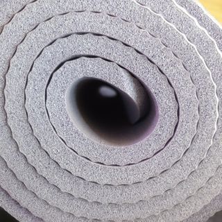 원달러샵 NBR 10mm 바디핏 요가매트 — 5점을 준 리뷰어가 2021년 3월 올린 사용 사진
