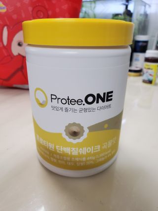 프로티원 단백질쉐이크 곡물맛 2주분 1통+보틀 — 5점을 준 리뷰어가 2021년 3월 올린 사용 사진