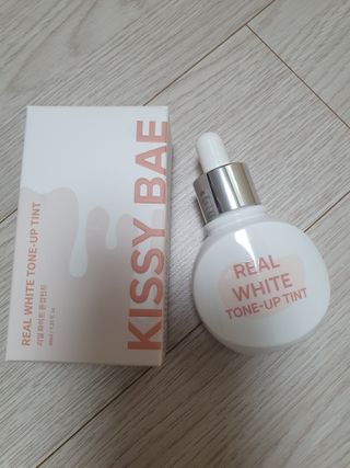 KISSY BAE 키시베이 키시베이 리얼화이트 톤업틴트 — 4점을 준 리뷰어가 2021년 9월 올린 사용 사진