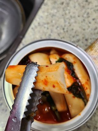 셰프애찬 알타리김치 총각김치 1kg — 4점을 준 리뷰어가 2022년 10월 올린 사용 사진