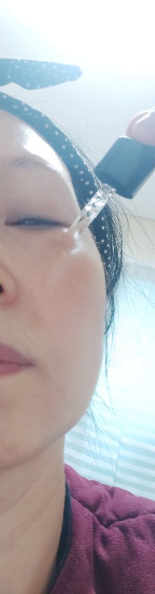 피지오겔 사이언수티컬즈 더 링클-스탑 백 앰플 세럼 — 3.5점을 준 리뷰어가 2022년 4월 올린 사용 사진