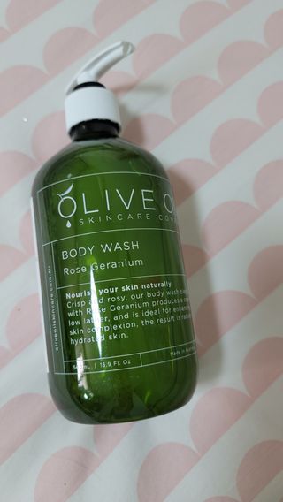 올리브 오일 스킨케어 컴퍼니 [OOSC] 향기로운 보습 로즈 제라늄 바디워시 500ml — 4.5점을 준 리뷰어가 2021년 5월 올린 사용 사진