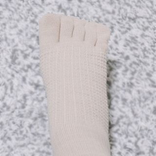 카우아이 필라테스 기어 / 스튜디오 운동을 도와주는 일체형 논슬립 발가락 양말 — 4.5점을 준 리뷰어가 2021년 2월 올린 사용 사진