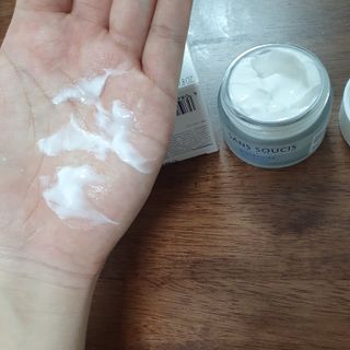 산수시 아쿠아 베네핏 24h 수부지 물광 속건조 수분크림 50ml — 5점을 준 리뷰어가 2021년 6월 올린 사용 사진