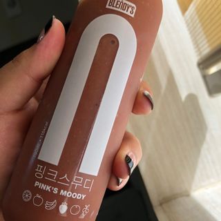BLENDY'S 핑크 스무디+블론디 스무디 — 3.5점을 준 리뷰어가 2021년 9월 올린 사용 사진