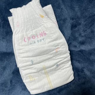 쿠잉 에어드라이  풀커버 밴드기저귀 (S/M/L) 1팩 — 4.5점을 준 리뷰어가 2022년 12월 올린 사용 사진