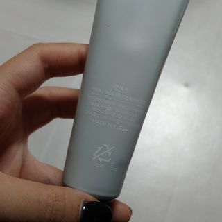 르핸스 퍼포밍 2 핸드&네일 비반트포렛/베티버포그 — 5점을 준 리뷰어가 2022년 12월 올린 사용 사진