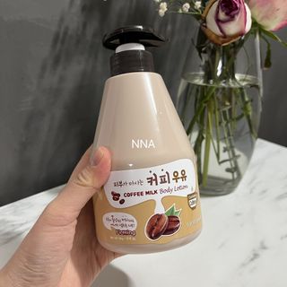 [과일나라] 피부가 마시는 커피우유 바디클렌저&바디로션 — 3.5점을 준 리뷰어가 2022년 3월 올린 사용 사진