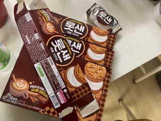 롯데제과 롯샌 카페크런치 — 5점을 준 리뷰어가 2021년 10월 올린 사용 사진