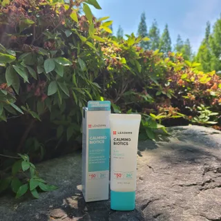리더스코스메틱 리더스 카밍 바이오틱스 선 에센스 SPF 50+ PA++++ — 5점을 준 리뷰어가 2022년 5월 올린 사용 사진
