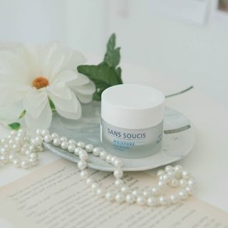 산수시 아쿠아 베네핏 24h 수부지 물광 속건조 수분크림 50ml — 5점을 준 리뷰어가 2021년 7월 올린 사용 사진