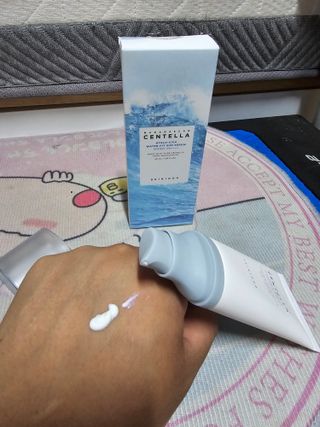 [스킨1004] 마다가스카르 센텔라 히알루-시카 워터핏 선세럼 50ml — 5점을 준 리뷰어가 2024년 5월 올린 사용 사진