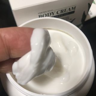버텍스넘버원 버텍스 넘버원 햄프씨드오일 핸드밤, 바디크림 — 5점을 준 리뷰어가 2022년 3월 올린 사용 사진