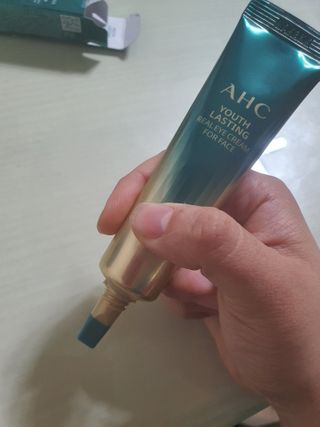[NEW 탄력유턴 아이크림] AHC 유스 래스팅 리얼 아이크림 포 페이스 — 5점을 준 리뷰어가 2021년 3월 올린 사용 사진
