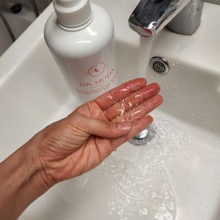 프리[닥터문] 유산균 락토케어 질경초 여성청결제 1000ml (젤타입) — 5점을 준 리뷰어가 2022년 7월 올린 사용 사진