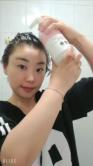 디어 유산균 앤 콜라겐 샴푸 — 5점을 준 리뷰어가 2021년 2월 올린 사용 사진