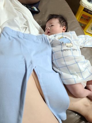 유비맘 궁디팡팡 내의/내복 상하세트 — 5점을 준 리뷰어가 2021년 2월 올린 사용 사진