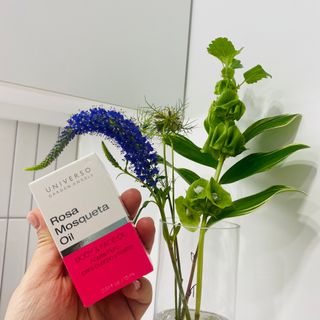 유니베르소 로즈힙 오일 15ml — 2.5점을 준 리뷰어가 2021년 6월 올린 사용 사진