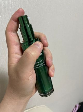 레츄얼 베르디올 더 리바이탈라이징 세럼 — 5점을 준 리뷰어가 2022년 4월 올린 사용 사진