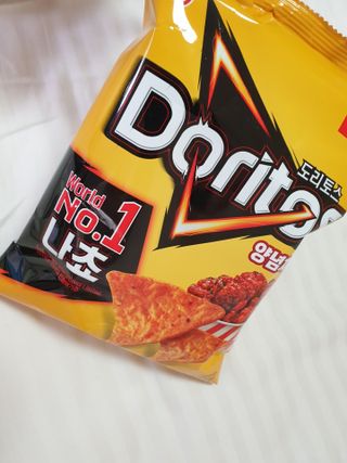 롯데제과 도리토스 양념치킨맛 — 5점을 준 리뷰어가 2021년 4월 올린 사용 사진