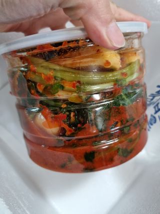 셰프애찬 알타리김치 총각김치 1kg — 4.5점을 준 리뷰어가 2022년 10월 올린 사용 사진