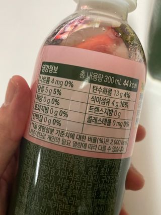 더그레잇티 콤부차 [매일유업] 더그레잇티 44kcal 콤부차 300ml *12개입 (오리지널 6개+베리리치 6개) — 5점을 준 리뷰어가 2023년 7월 올린 사용 사진
