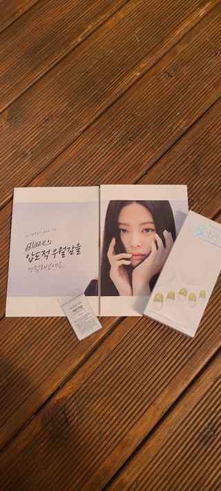 데싱디바 글레이즈 젤네일 스프링 프렌치 네일_5종 중 택 1 — 5점을 준 리뷰어가 2021년 9월 올린 사용 사진