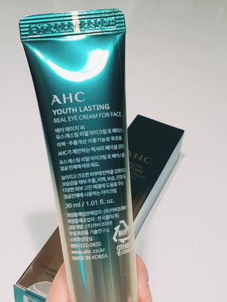 [NEW 탄력유턴 아이크림] AHC 유스 래스팅 리얼 아이크림 포 페이스 — 5점을 준 리뷰어가 2021년 4월 올린 사용 사진