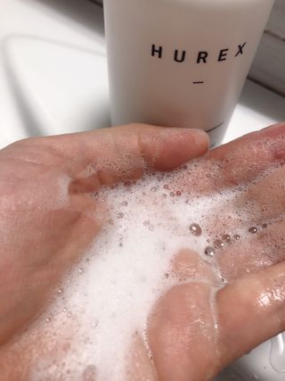 [HUREX] 휴렉스 볼류마이징 탈모완화 기능성 샴푸 150ml x 2개 — 4.5점을 준 리뷰어가 2021년 9월 올린 사용 사진