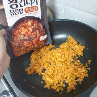 한성기업 무볼레 왕건더기 볶음밥 묵은지삼겹살 — 5점을 준 리뷰어가 2021년 10월 올린 사용 사진