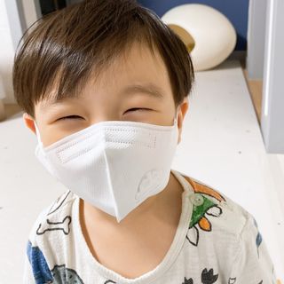 [숨그림]  덴탈마스크 짱구 우리아이 그리고 내가 쓰는 믿을수있는 케릭터 마스크  16종 — 5점을 준 리뷰어가 2021년 10월 올린 사용 사진