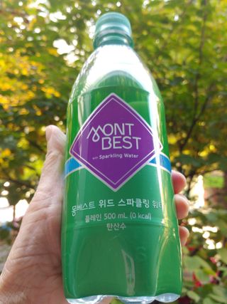 몽베스트 Montbest with Sparkling water Plain 20병 — 5점을 준 리뷰어가 2021년 11월 올린 사용 사진