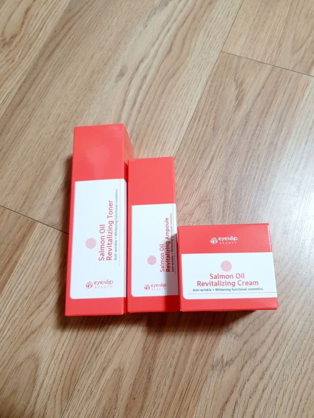 아이앤립 연어오일 리바이탈라이징 토너+앰플+크림 3종 세트 리뷰 사진