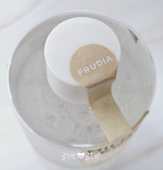 [후르디아] 눈시림없는 올영 립앤아이 리무버 — 5점을 준 리뷰어가 2024년 4월 올린 사용 사진