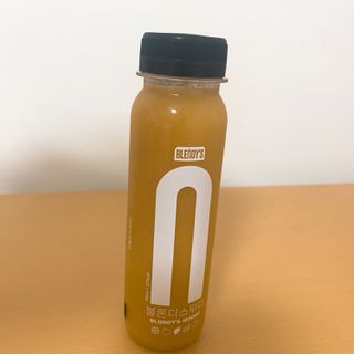 BLENDY'S 핑크 스무디+블론디 스무디 — 5점을 준 리뷰어가 2021년 10월 올린 사용 사진