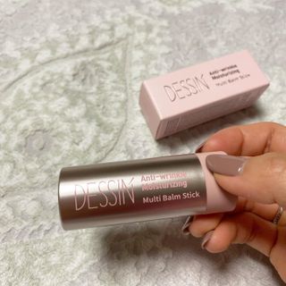 바르는뷰티 데생멀티밤 식물유래성분 97 저분자콜라겐 피부수분 미백 주름개선 멀티밤스틱 — 4.5점을 준 리뷰어가 2021년 11월 올린 사용 사진