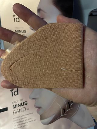 아이디플라코스메틱 아이디 페이스핏 마이너스 밴드 v2 — 3.5점을 준 리뷰어가 2021년 5월 올린 사용 사진
