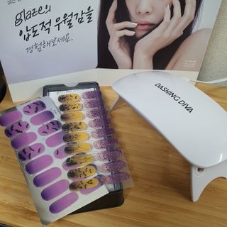 데싱디바 글레이즈 할로윈 네일_5종 중 택1 — 5점을 준 리뷰어가 2021년 10월 올린 사용 사진