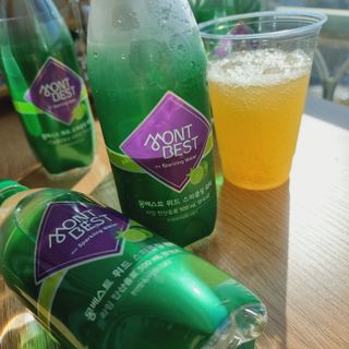몽베스트 Montbest with Sparkling water Lime20병 — 5점을 준 리뷰어가 2022년 10월 올린 사용 사진