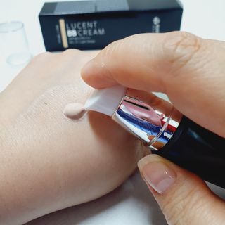 아이앤립 / EYENLIP 아이앤립 루센트 비비크림 2 Color — 5점을 준 리뷰어가 2021년 7월 올린 사용 사진