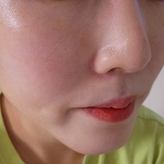 광동생활건강 MF[광동] 비타500✨주름개선·미백·SPF50+🌞퍼펙트쉴드 빅 선쿠션 본품 — 5점을 준 리뷰어가 2024년 5월 올린 사용 사진