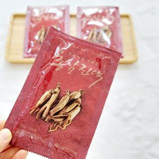서울약사신협_프리미엄 6년근 홍삼진액_70mlx30포 — 5점을 준 리뷰어가 2021년 2월 올린 사용 사진