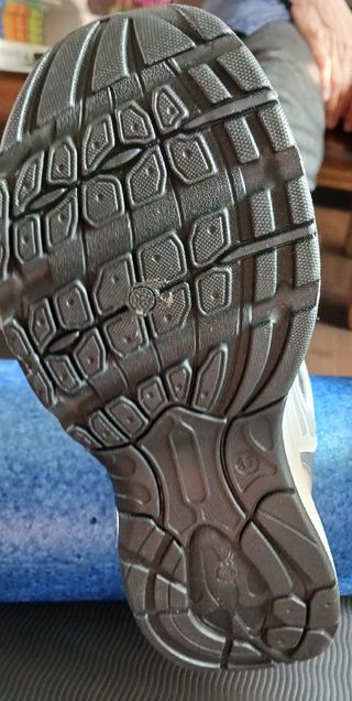[쿠팡] 다운블로우 국내생산 기능성 아치 서포트 쿠셔닝 슬라이드 슬리퍼 DB 1400 (화이트) — 5점을 준 리뷰어가 2025년 1월 올린 사용 사진