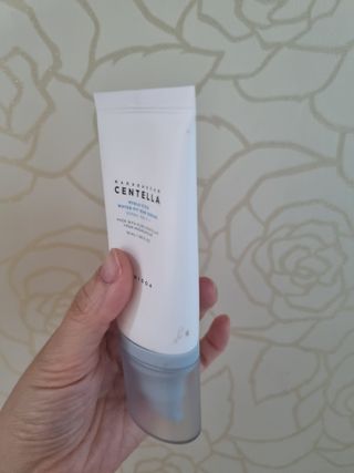 [스킨1004] 마다가스카르 센텔라 히알루-시카 워터핏 선세럼 50ml — 5점을 준 리뷰어가 2024년 5월 올린 사용 사진