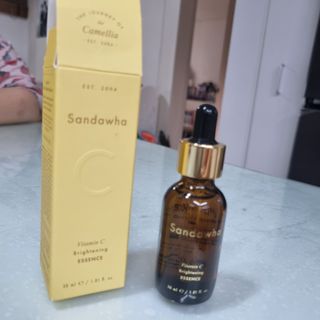 스킨큐어 산다화 비타민c 화이트닝 에센스 30ml — 5점을 준 리뷰어가 2023년 12월 올린 사용 사진
