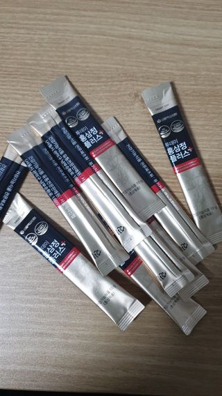 서울약사신협_투데이홍삼정플러스스틱_10g x 30포 — 4점을 준 리뷰어가 2021년 5월 올린 사용 사진